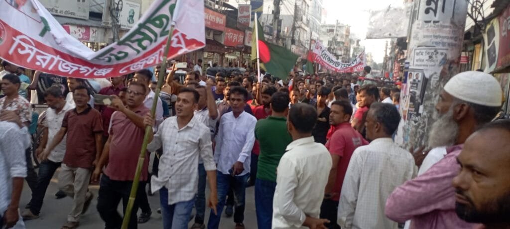 গোপালগঞ্জে এনসিপির উপর হামলার প্রতিবাদে সিরাজগঞ্জে যুবদলের বিক্ষোভ