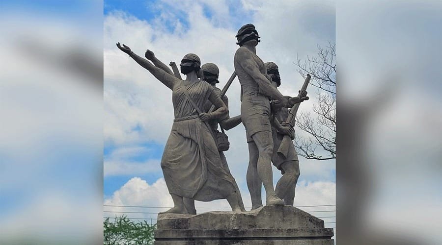 স্নিগ্ধের অনুরোধে সাড়া: অদম্য বাংলায় ফের বাঁধা হলো কালো কাপড়