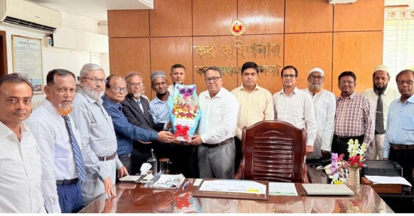 খুলনায় নবনিযুক্ত কর কমিশনারের সাথে কর আইনজীবী সমিতির সৌজন্য সাক্ষাৎ