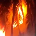 খুলনা নগরীতে ছাতা কারখানায় ভয়াবহ অগ্নিকাণ্ড
