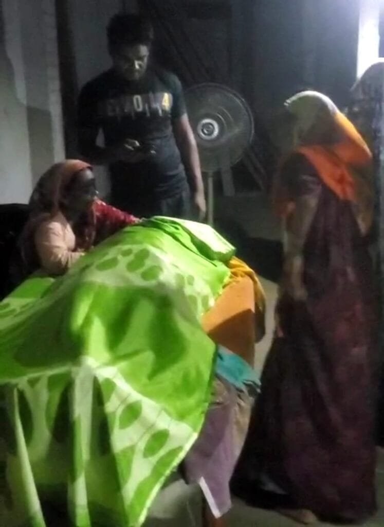 ফুলবাড়ীতে শাপলা ফুল তুলতে গিয়ে পানিতে ডুবে দুই শিক্ষার্থীর মৃত্যু
