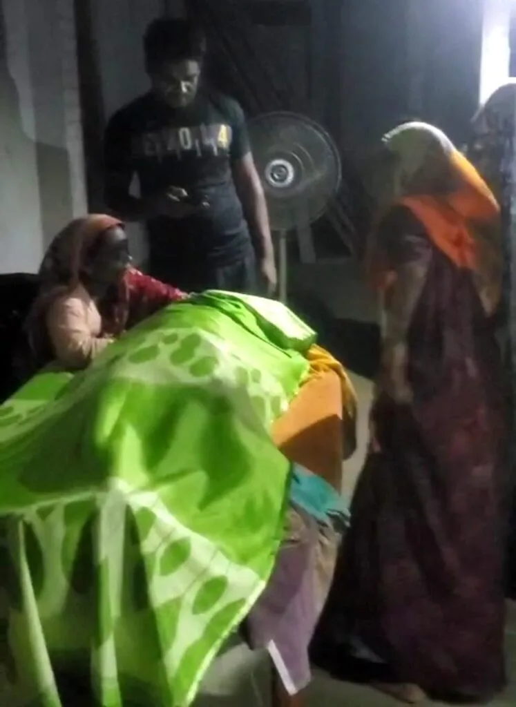 ফুলবাড়ীতে শাপলা ফুল তুলতে গিয়ে পানিতে ডুবে দুই শিক্ষার্থীর মৃত্যু