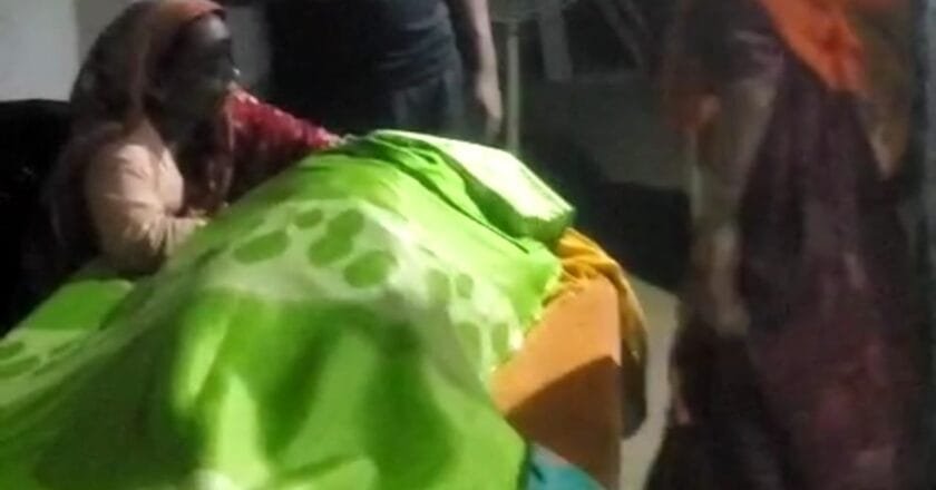 ফুলবাড়ীতে শাপলা ফুল তুলতে গিয়ে পানিতে ডুবে দুই শিক্ষার্থীর মৃত্যু