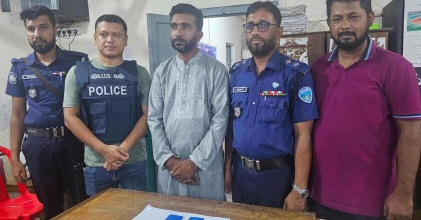 খাগড়াছড়িতে ইয়াবাসহ মাদক ব্যবসায়ী আটক