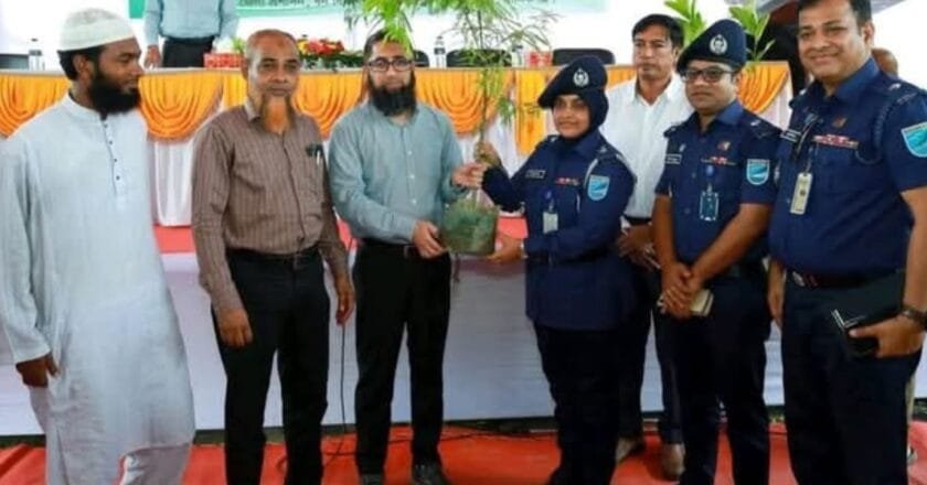 মানিকগঞ্জে ৭ দিনব্যাপী বৃক্ষ ও ফল মেলা উদ্বোধন