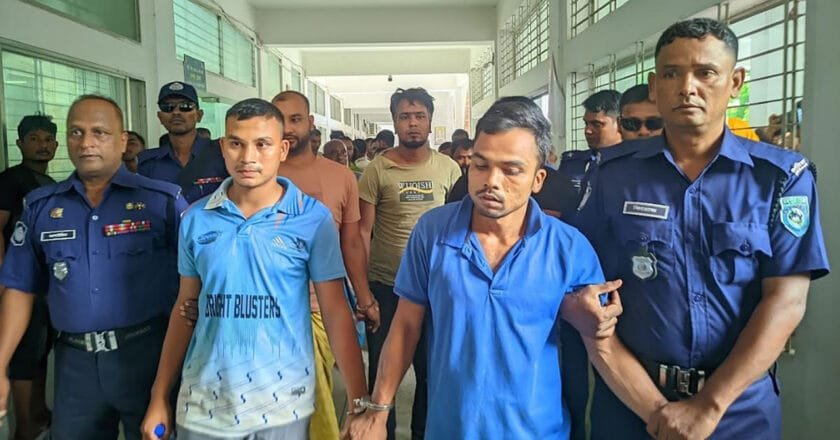 রংপুরে হিন্দুপল্লীতে হামলা ও বাড়িঘর ভাঙচুরের ঘটনায় গ্রেপ্তার ৫