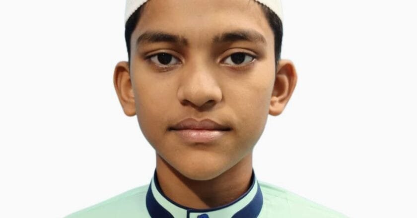দারুন নাজাত মডেল মাদরাসা থেকে কুরআনের হাফেজ হলেন মাহমুদুর রহমান