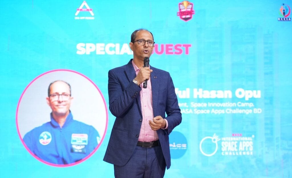 ইউআইইউ’র চ্যাম্পিয়ন্স তিন রোবটিকস টিমকে সংবর্ধনা