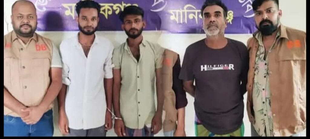 মানিকগঞ্জে পৃথক অভিযানে হেরোইন ও গাঁজাসহ তিন মাদক কারবারি গ্রেপ্তার
