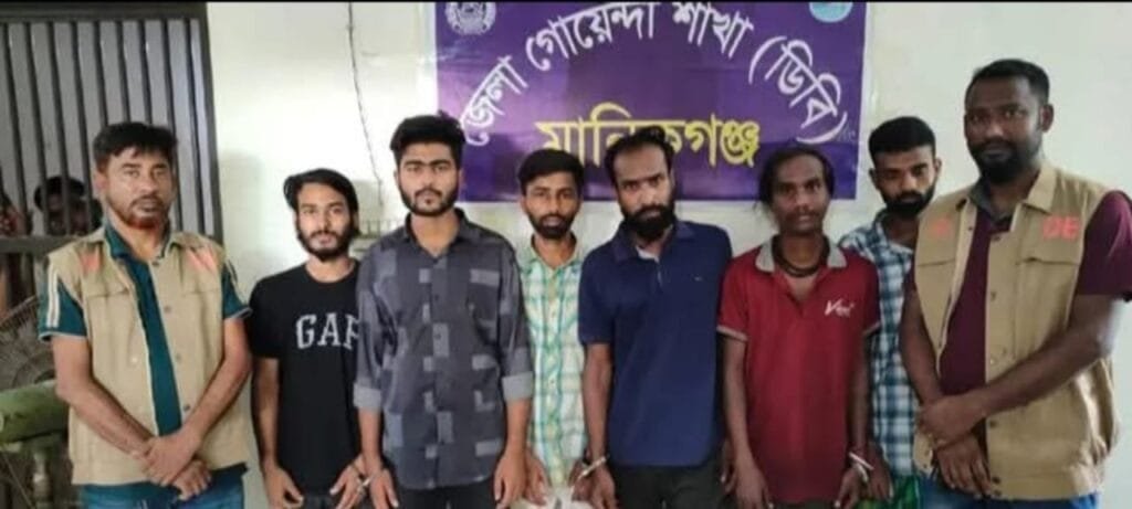 মানিকগঞ্জে চোরাই মোটরসাইকেলসহ চোর চক্রের ৬ সদস্য আটক