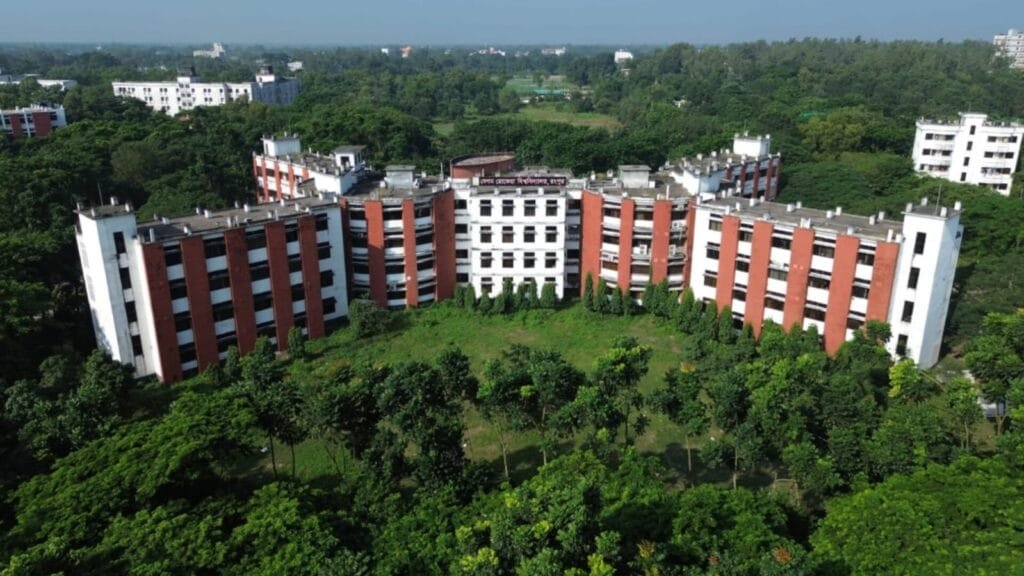বেরোবিতে অর্ধেক প্রার্থীকে বাদ দিয়েই নিয়োগ বোর্ড