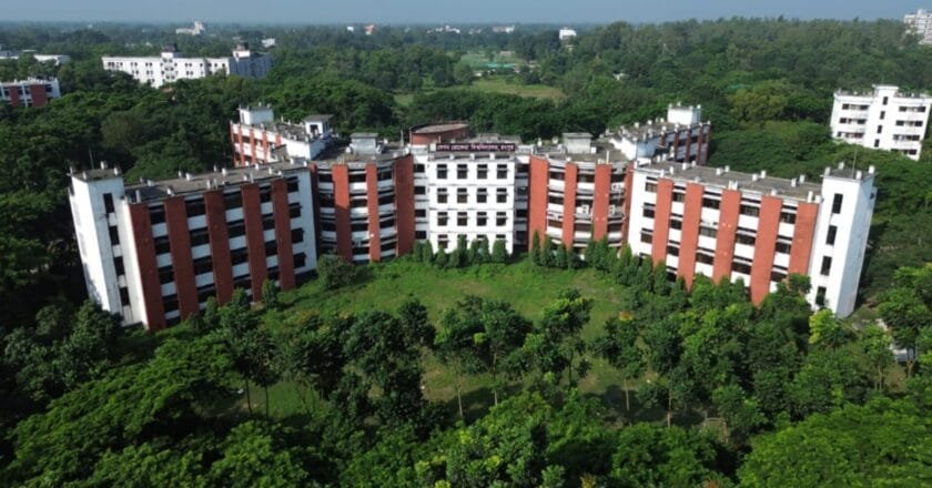 বেরোবিতে অর্ধেক প্রার্থীকে বাদ দিয়েই নিয়োগ বোর্ড