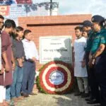 শহিদ আবু সাঈদ স্মৃতিস্তম্ভে উপদেষ্টা আসিফ মাহমুদের শ্রদ্ধা নিবেদন