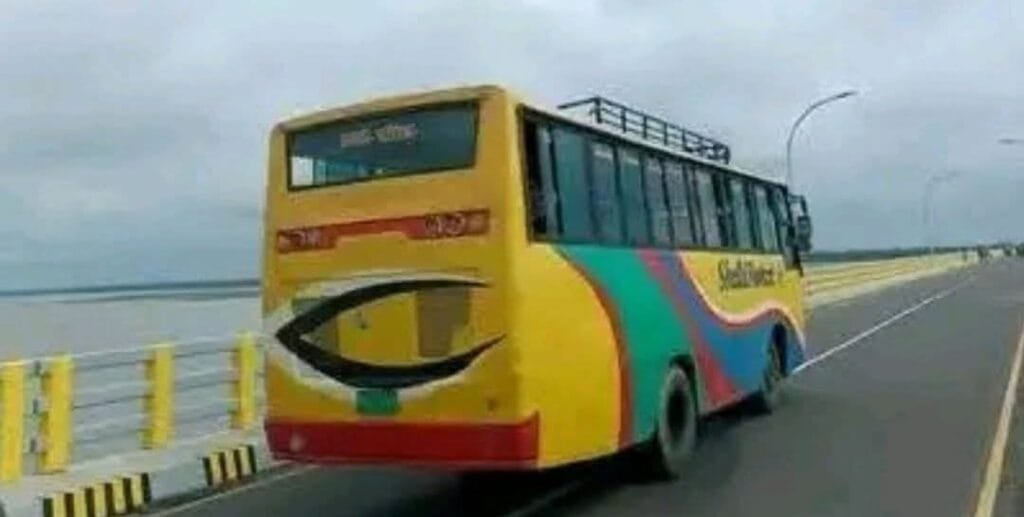 দীর্ঘ প্রতীক্ষার অবসান; ভাসানী সেতু পাড়ি দিয়ে কুড়িগ্রাম-গাইবান্ধায় ছুটছে বাস