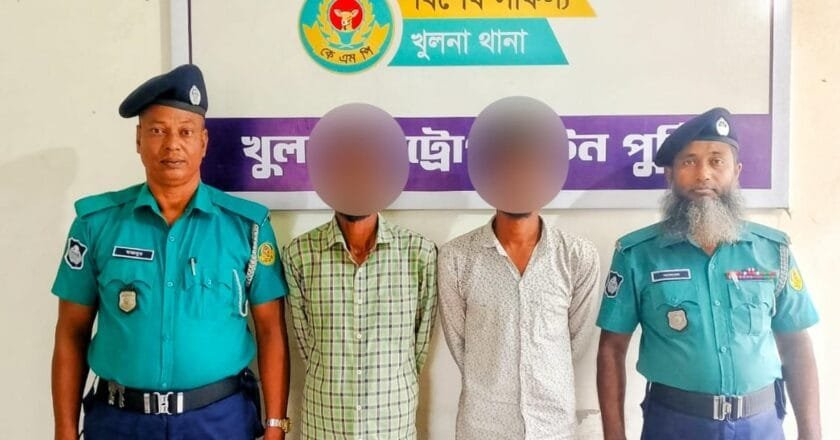 খুলনা নগরীতে চোরাই মালামালসহ ২ চোর আটক