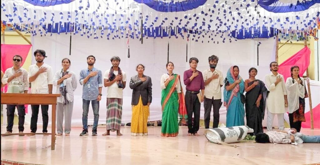 সামাজিক সচেতনতায় ইবিতে মঞ্চস্থ নাটক ‘অর্থহীন’