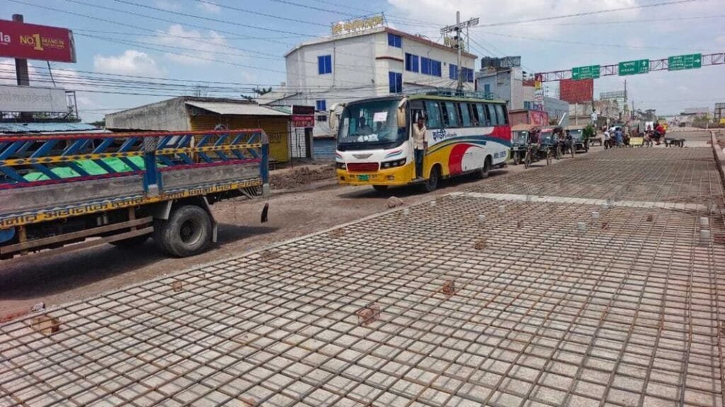 অবশেষে খুলনা-সাতক্ষীরা মহাসড়কে সংস্কার কাজ শুরু