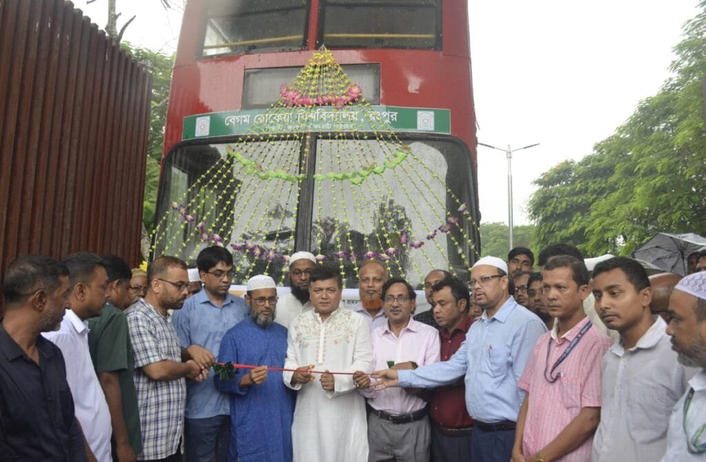 বেরোবিতে উদ্বোধন হলো ৭টি দ্বিতল বাস