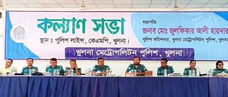 মোটরসাইকেল চালক ও আরোহীর জন্য হেলমেট বাধ্যতামূলক: কেএমপি কমিশনার
