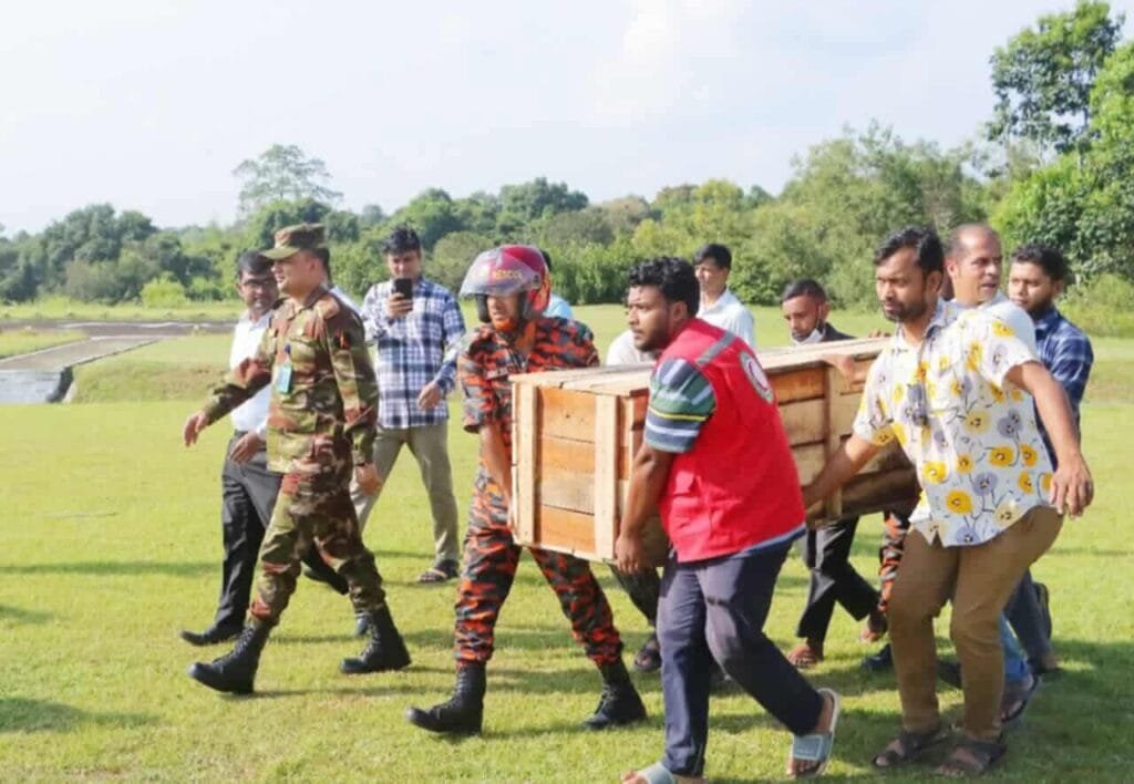 সাজেক সড়ক দুর্ঘটনায় নিহত শিক্ষার্থীর মরদেহ হেলিকপ্টারে গাইবান্ধায় পাঠিয়েছে সেনাবাহিনী