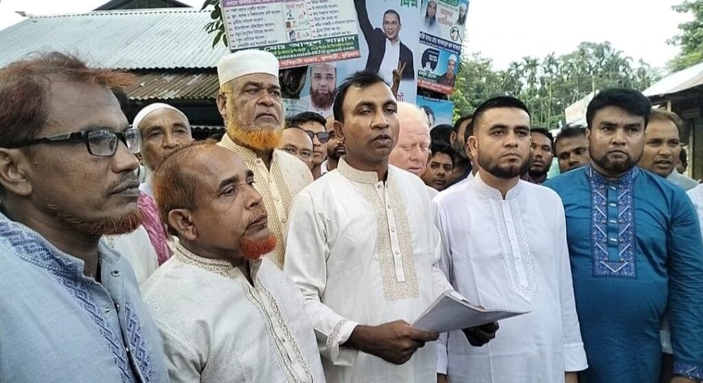 কুড়িগ্রামে গণসংযোগে ব্যস্ত সাবেক কেন্দ্রীয় ছাত্রদল নেতা মাহবুব মিয়া