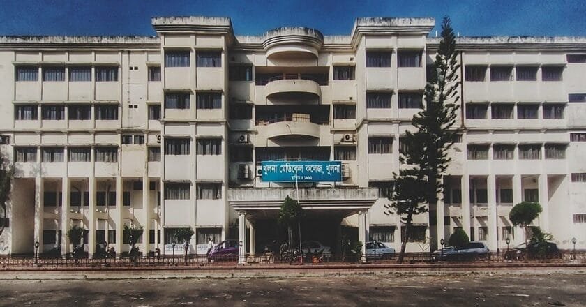 ছোট ভাইয়ের বিরুদ্ধে বড় ভাইকে কুপিয়ে জখমের অভিযোগ