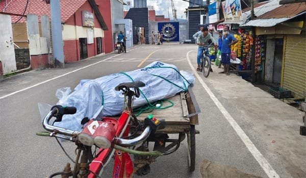 খুলনা শিপইয়ার্ডের জেটির পাশ থেকে অজ্ঞাত ব্যক্তির লাশ উদ্ধার