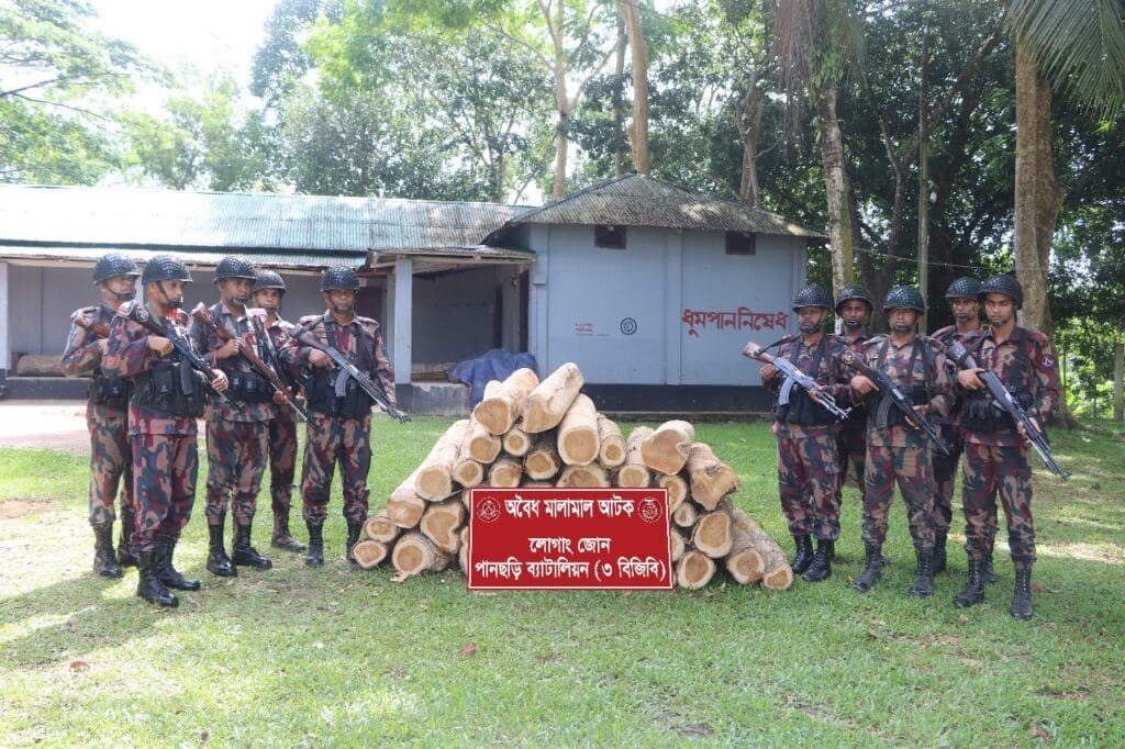 পানছড়িতে অবৈধ গোলকাঠ জব্দ করেছে ৩ বিজিবি