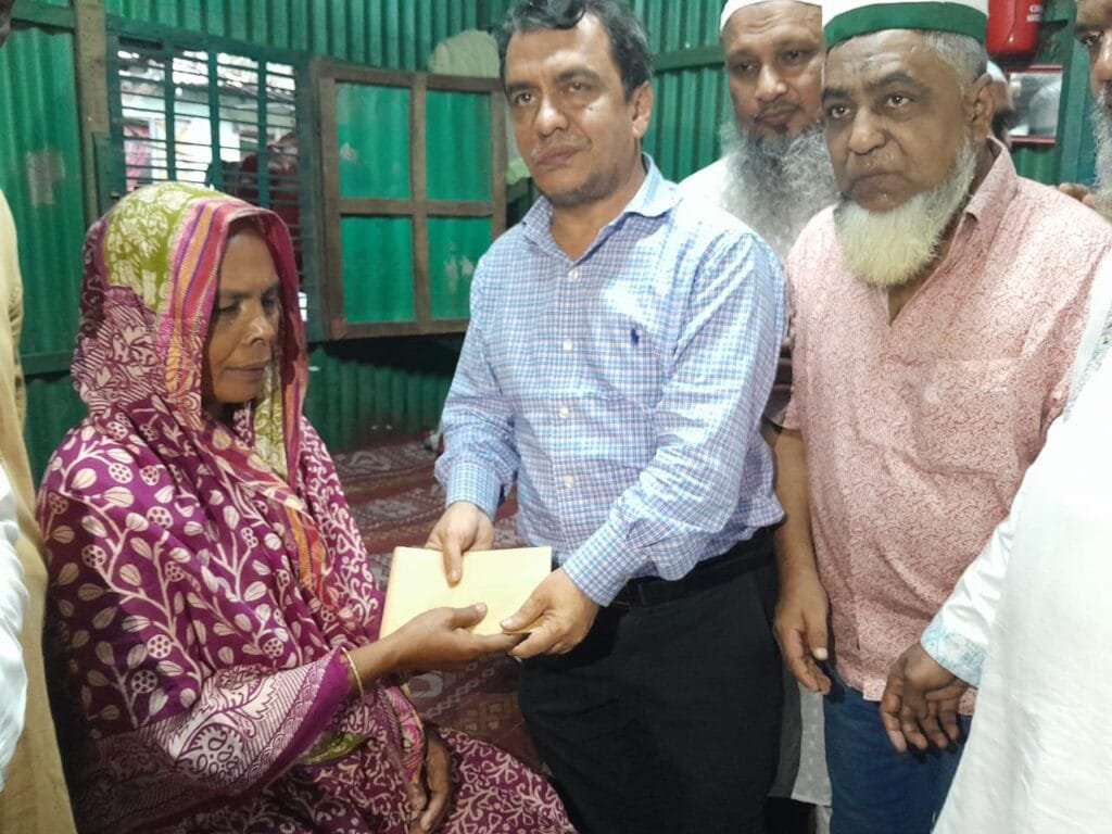 নিহত যুবদলকর্মী বাবুর পরিবারের পাশে রাকিব উদ্দিন সরকার পাপ্পু