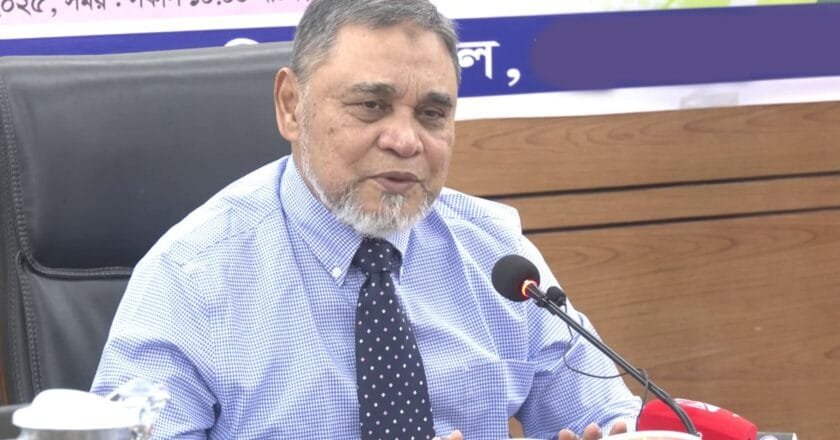 আসন্ন নির্বাচনে পোস্টাল ব্যালটে ভোট দিতে পারবেন প্রবাসীরা : সিইসি