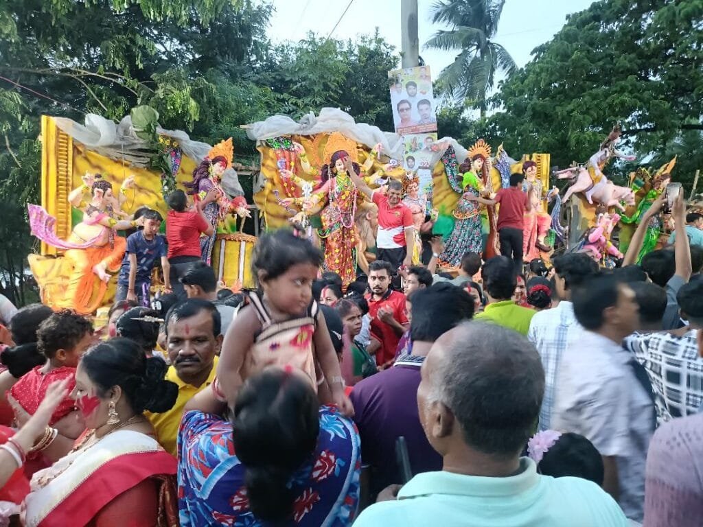 পাইকগাছায় উৎসবমুখর পরিবেশে শান্তিপূর্ণভাবে সম্পন্ন শারদীয় দুর্গোৎসব