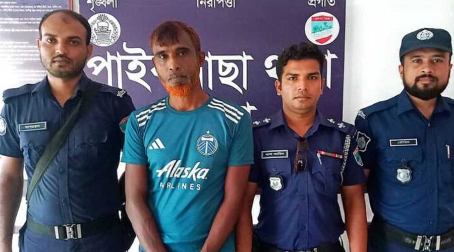 পাইকগাছায় পূজা মণ্ডপে হামলার অভিযোগে স্বেচ্ছাসেবক দল নেতা গ্রেপ্তার