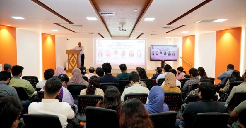 ইউআইইউতে স্তন ক্যান্সার বিষয়ক সেমিনার ও এআই-ভিত্তিক হেলথকেয়ার প্ল্যাটফর্ম উদ্বোধন