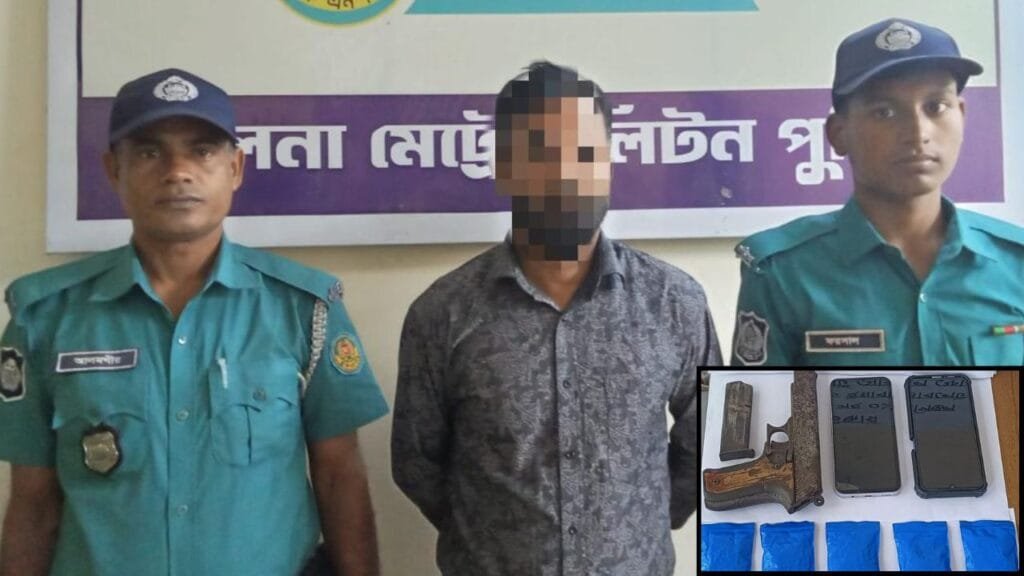 খুলনায় যৌথ অভিযানে অস্ত্র-গোলাবারুদ ও মাদকসহ কুখ্যাত সন্ত্রাসী গ্রেপ্তার