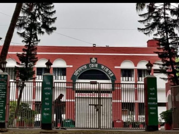 মানিকগঞ্জে মা ইলিশ ধরার অপরাধে সাজাপ্রাপ্ত এক জেলের মৃত্যু