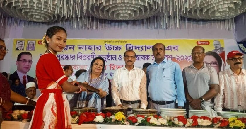 শিক্ষিত না হলে অপসংস্কৃতি থেকে বের হওয়া যাবে না; মায়ের স্কুলে আফরোজা খানম রিতা