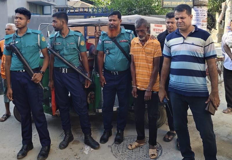 খুলনায় স্ত্রীকে ছুরিকাঘাতে হত্যা; স্বামী গ্রেপ্তার
