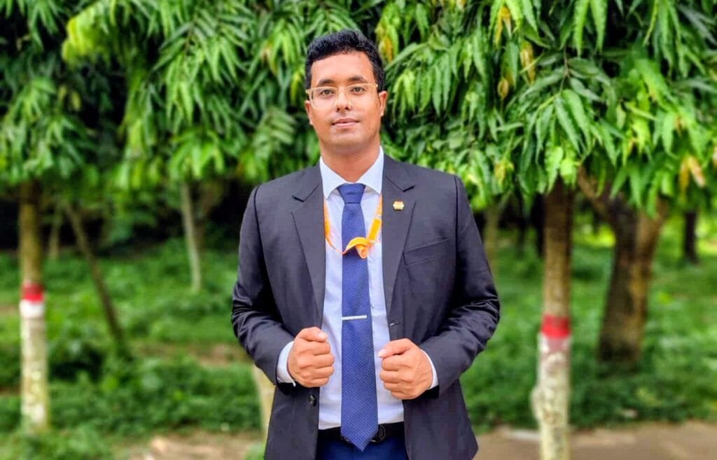 জীব সত্তা থেকে মনুষ্যত্বের ঘরে