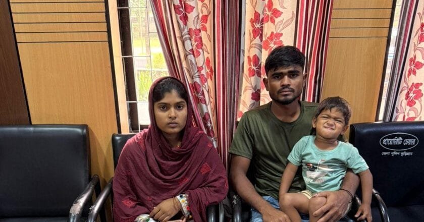 ভুরুঙ্গামারী সীমান্তে ভারত ফেরত স্বামী-স্ত্রী ও সন্তান আটক