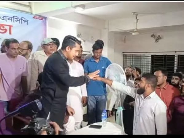 মানিকগঞ্জে এনসিপি নেতা সারজিসের সঙ্গে বৈষম্যবিরোধী নেতার বাগবিতণ্ডা