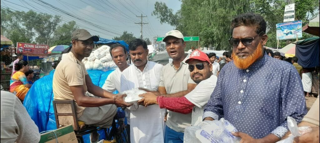 বেলকুচিতে যুবদলের প্রতিষ্ঠাবার্ষিকীতে খাবার বিতরণ