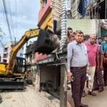 খুলনায় অবৈধ স্থাপন অপসারণ অভিযান চালালো সিটি কর্পোরেশন