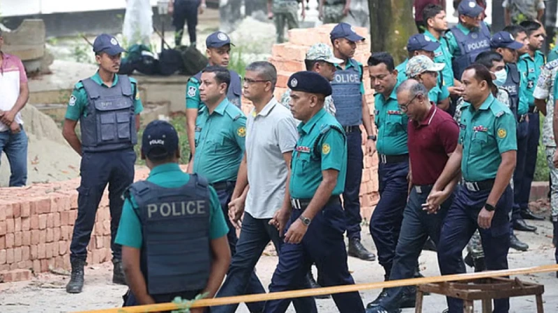 ট্রাইব্যুনালে ১৫ সেনা কর্মকর্তাকে কারাগারে পাঠানোর নির্দেশ