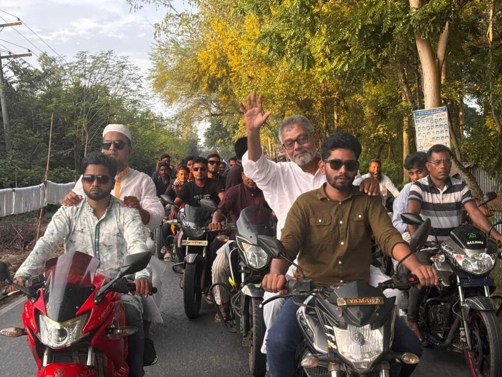 বেলকুচিতে আলহাজ্ব গোলাম মওলা খাঁন বাবলুর সমর্থনে মোটরসাইকেল শোডাউন