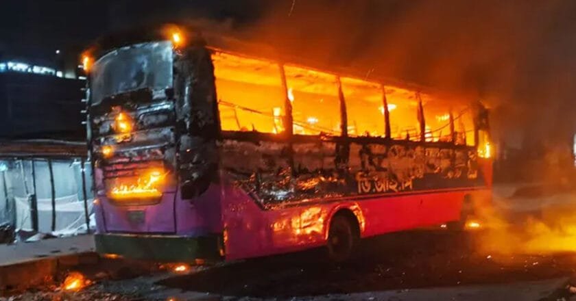 গাজীপুরে গতরাতে ৩ বাসে আগুন