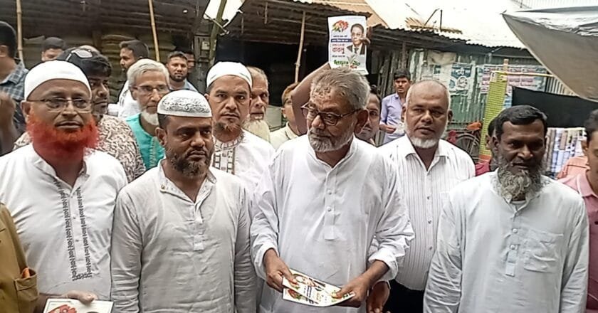 বেলকুচিতে বাবলু খাঁনের সমর্থনে শোডাউন ও লিফলেট বিতরণ