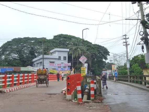 মানিকগঞ্জ পৌর এলাকায় বিশুদ্ধ পানির অভাবে চরম দুর্ভোগ