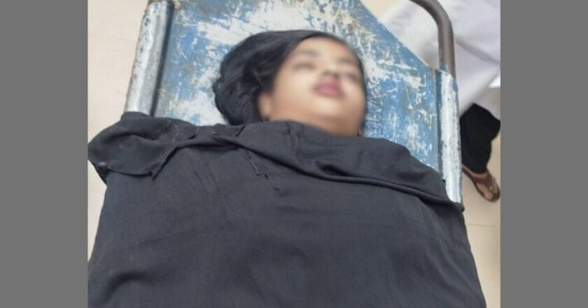 খুলনায় ইজিবাইকের মোটরে ওড়না পেঁচিয়ে তরুণীর মর্মান্তিক মৃত্যু