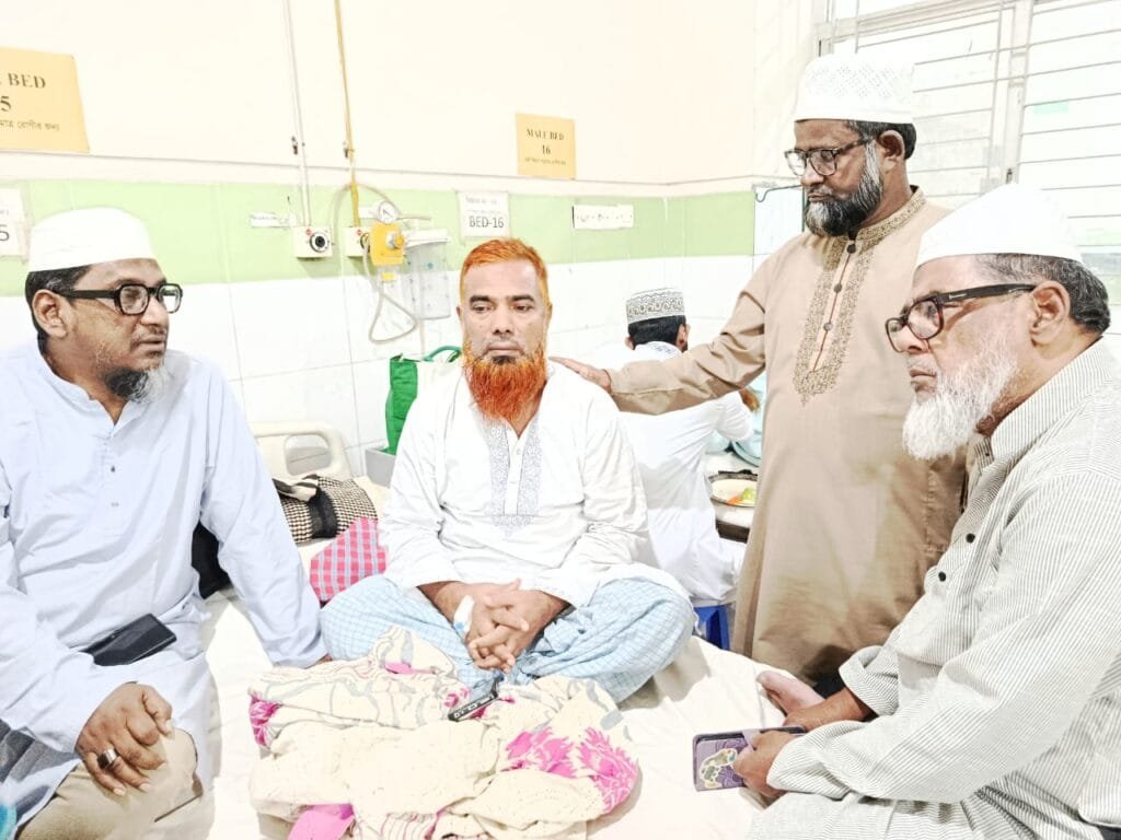 ঐক্য আন্দোলনের কেন্দ্রীয় নেতা মাওলানা হযরত আলীকে দেখতে মুগদা হাসপাতালে নেতৃবৃন্দ
