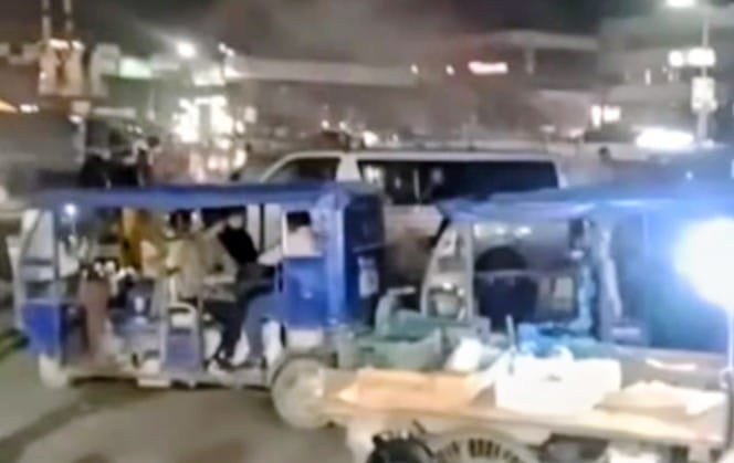 মানিকগঞ্জ বাস স্ট্যান্ডে ককটেল নিক্ষেপ: আতঙ্ককিত জনগণ